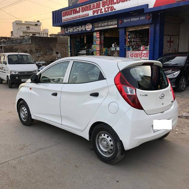 https://images10.gaadi.com/usedcar_image/4297582/original/processed_5a0e44524a962b3996f3eae25d5fa0a8.jpg?imwidth=6402