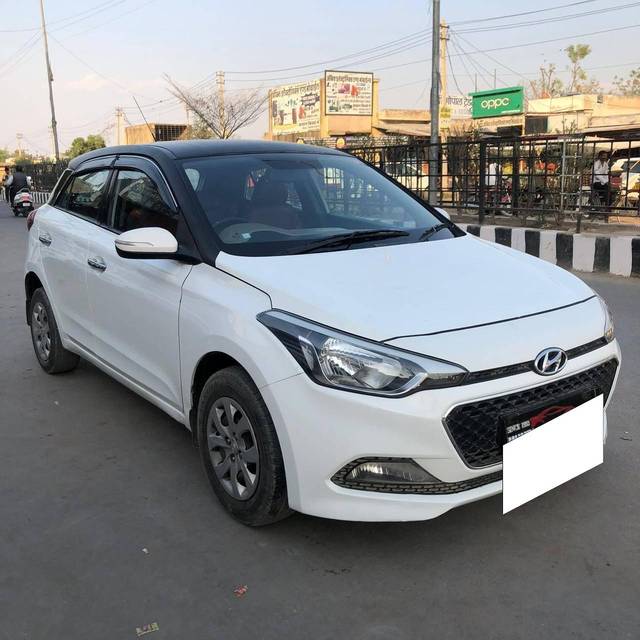 https://images10.gaadi.com/usedcar_image/4297595/original/processed_95be508ee16611ff65f52b3ea8392934.jpg?imwidth=6400