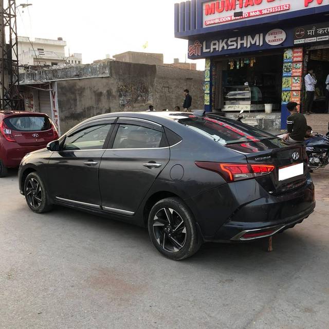 https://images10.gaadi.com/usedcar_image/4297596/original/processed_2fd4d297faa68fb5df3893fe4a2e4434.jpg?imwidth=6400