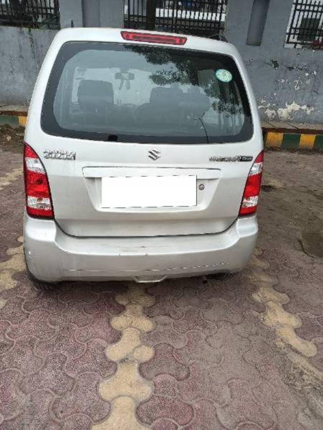 https://images10.gaadi.com/usedcar_image/4297640/original/765f9769e2acd75e3c464a8a50c94d81.jpg?imwidth=6401