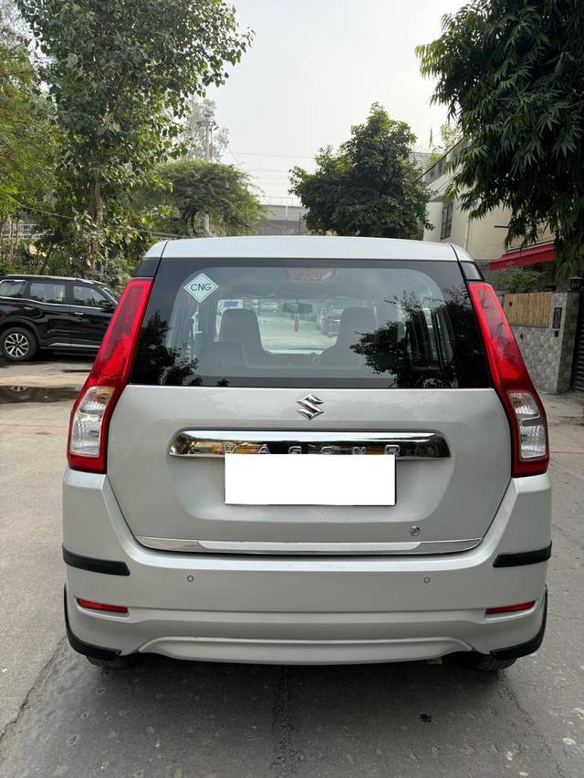 https://images10.gaadi.com/usedcar_image/4297668/original/processed_d267d09f7c3bb33ca22731e7f2c0b14a.jpg?imwidth=6402