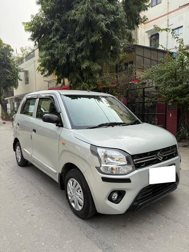 https://images10.gaadi.com/usedcar_image/4297668/original/processed_dcb5d680a798a84376c64a297c2a9227.jpg?imwidth=6400