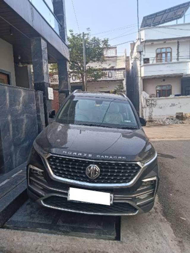 https://images10.gaadi.com/usedcar_image/4297686/original/processed_ea3af906-a6aa-40ce-b39e-06deacb192b2.jpg?imwidth=6400