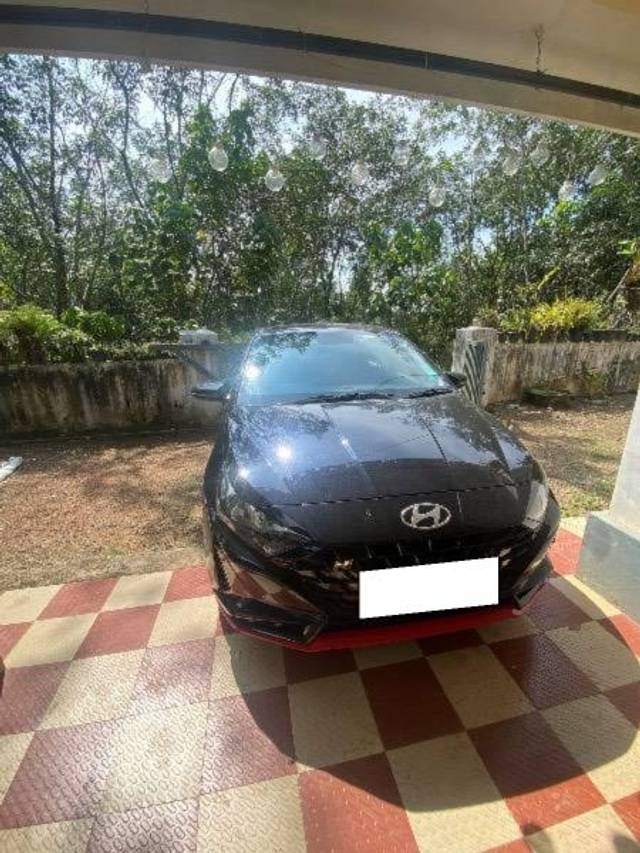 https://images10.gaadi.com/usedcar_image/4297697/original/processed_54566b28-88ae-42f0-94fc-92d8872fc390.jpg?imwidth=6401