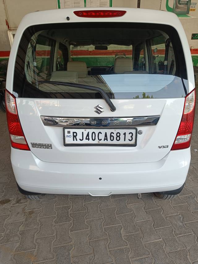 https://images10.gaadi.com/usedcar_image/4297698/original/7f8af6afc7d5e2760962a768ba61b3a8.jpg?imwidth=6401