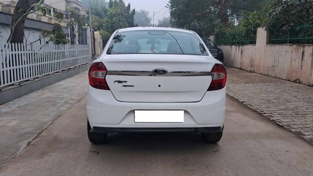 https://images10.gaadi.com/usedcar_image/4297711/original/processed_e2c594b77962840b4028e2dce1fe21e8.jpg?imwidth=6402