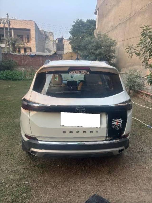 https://images10.gaadi.com/usedcar_image/4297740/original/processed_d5a1c201-d5c2-47f0-b203-17e9cd2670ba.jpeg?imwidth=6401