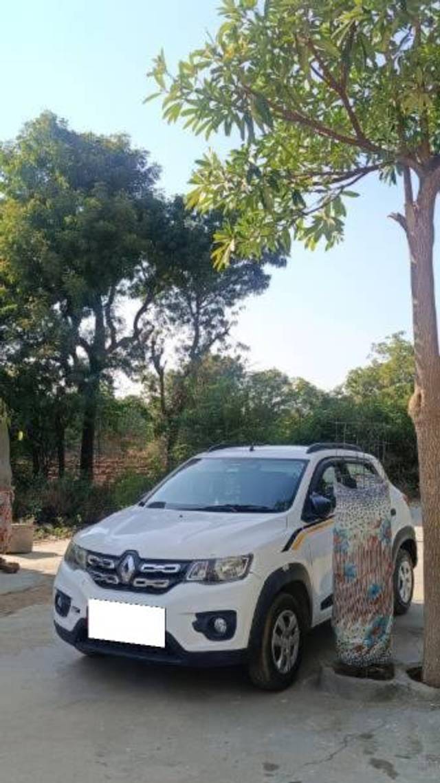 https://images10.gaadi.com/usedcar_image/4297751/original/processed_62105317-17f0-4673-a1c8-aa3716379c42.jpeg?imwidth=6401