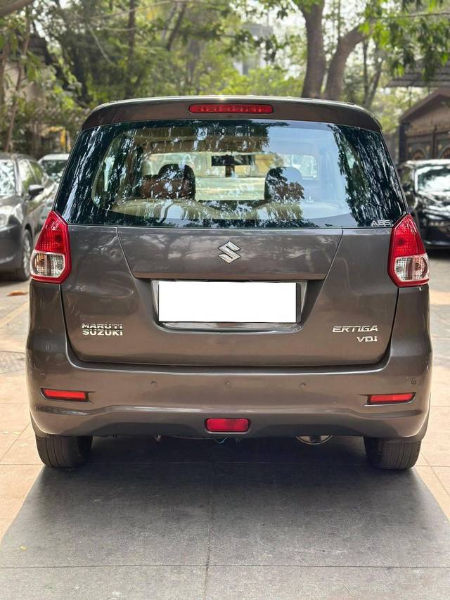 https://images10.gaadi.com/usedcar_image/4297754/original/processed_1b60a40d8d47f645a0e0c62e4702a3c8.jpg?imwidth=6402