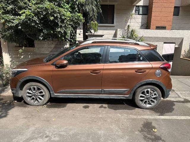 https://images10.gaadi.com/usedcar_image/4297815/original/aa0a8fa75192cae5a58ef96c24bbc338.jpg?imwidth=6402