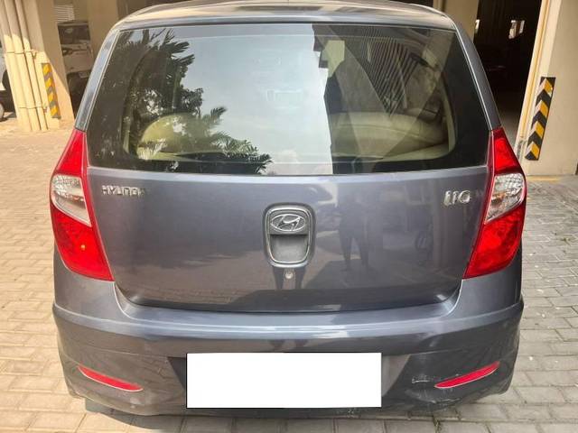 https://images10.gaadi.com/usedcar_image/4297823/original/processed_5eb06d07-1400-4f31-bcfd-93c39755b347.jpg?imwidth=6402