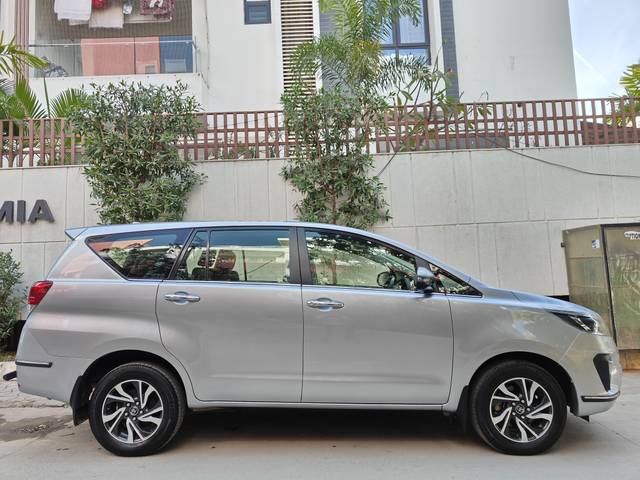 https://images10.gaadi.com/usedcar_image/4297851/original/processed_61a6aade6a24da079c904fad6690b303.jpg?imwidth=6401