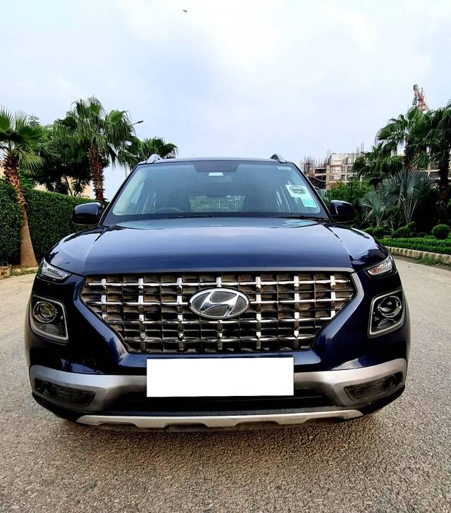 https://images10.gaadi.com/usedcar_image/4297854/original/processed_1706eec594c9e89c3846a5e16965a808.jpg?imwidth=6402