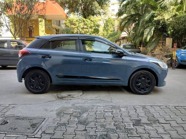 https://images10.gaadi.com/usedcar_image/4297860/original/processed_28f2187ae48a44fec27e66b8349c3b1b.jpg?imwidth=6401