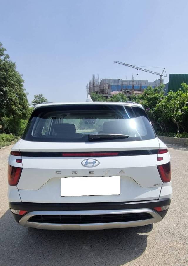 https://images10.gaadi.com/usedcar_image/4297865/original/processed_e9d4d3a1e9f189ddd513423d84223468.jpg?imwidth=6402