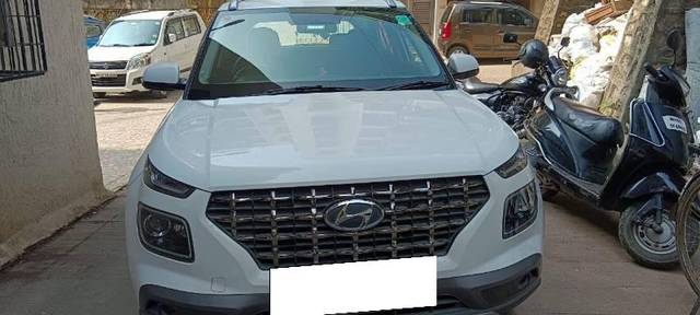 https://images10.gaadi.com/usedcar_image/4297894/original/processed_9f55b190-cc7a-44d7-9d6e-fee0876548dc.jpg?imwidth=6400