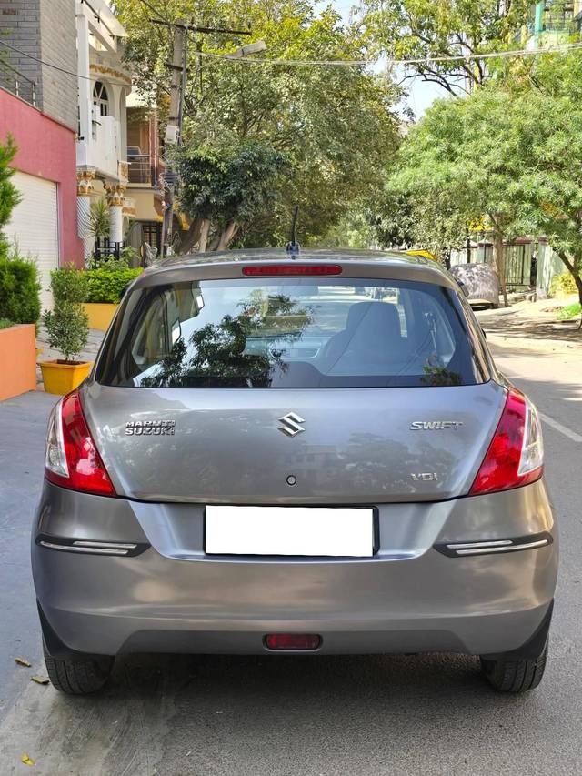 https://images10.gaadi.com/usedcar_image/4297902/original/processed_cf8706177f5dbaaabe4f10df6752a202.jpg?imwidth=6401