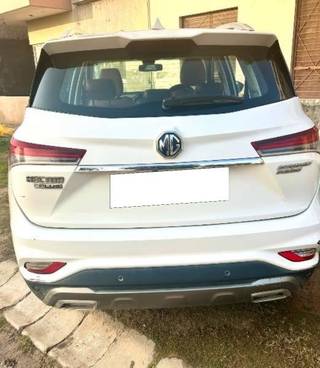 MG Hector Plus 2020-2023 MG Hector Plus Style Diesel MT 7 STR