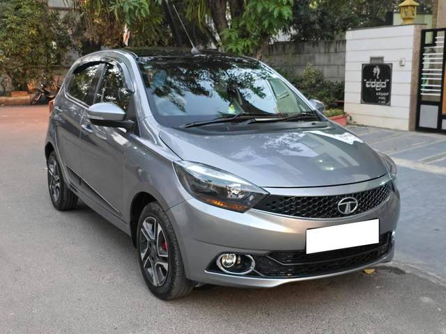 https://images10.gaadi.com/usedcar_image/4297910/original/processed_162cc59f4d23a7c6d957b454bcc7494b.jpg?imwidth=6400