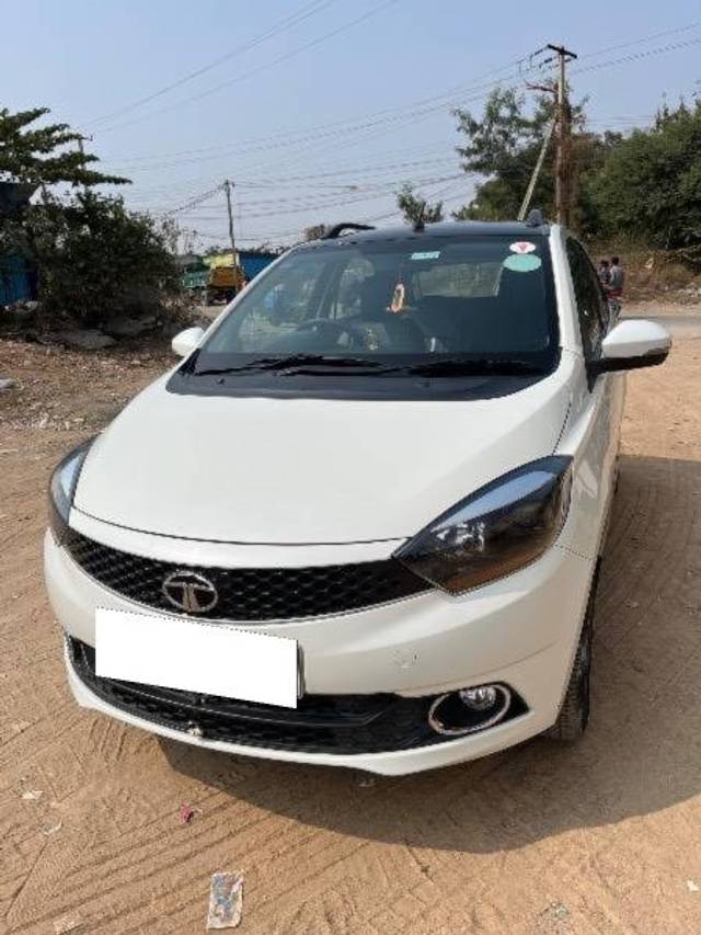 https://images10.gaadi.com/usedcar_image/4297949/original/processed_82f5bcc1-eb05-4849-88ef-7ee7cff87be9.jpeg?imwidth=6402