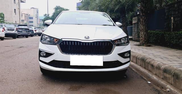 https://images10.gaadi.com/usedcar_image/4297967/original/processed_e2ddcf281c5b21b27f2d1ca789673c84.jpg?imwidth=6400