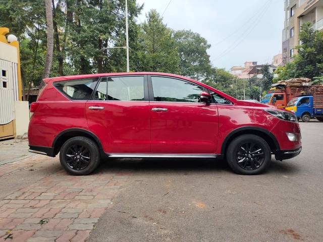 https://images10.gaadi.com/usedcar_image/4297975/original/processed_589ee59172949892b8fc077f8bbed2ec.jpg?imwidth=6401