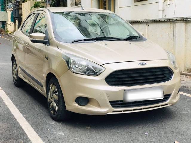 https://images10.gaadi.com/usedcar_image/4298012/original/processed_bb0d133e11273f672452b4b7cb0a96e7.jpg?imwidth=6400