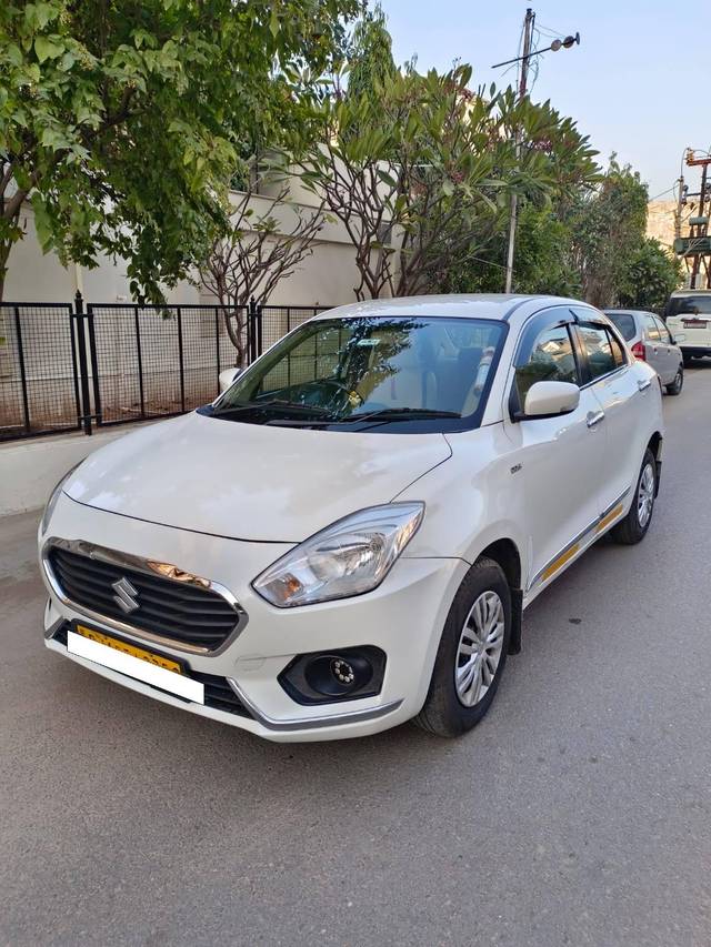 https://images10.gaadi.com/usedcar_image/4298019/original/processed_5ec2b61e4fd55d4623697be3862d57a4.jpg?imwidth=6402