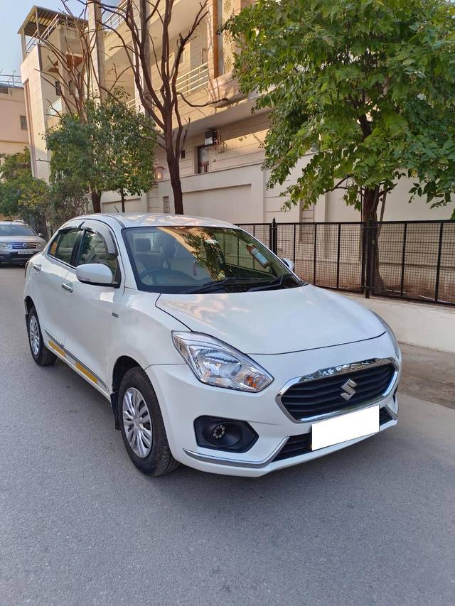 https://images10.gaadi.com/usedcar_image/4298019/original/processed_df1220b537ad36c5c2bb2a513556bbe6.jpg?imwidth=6400