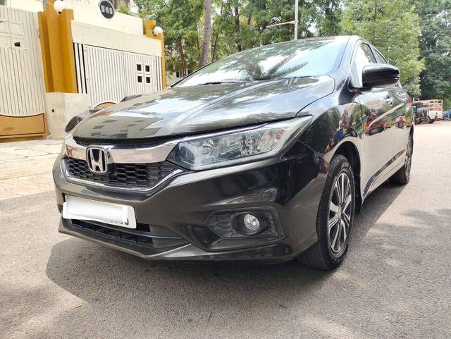 https://images10.gaadi.com/usedcar_image/4298029/original/processed_2783903e79991dd1a61b241baf5b32ee.jpg?imwidth=6400