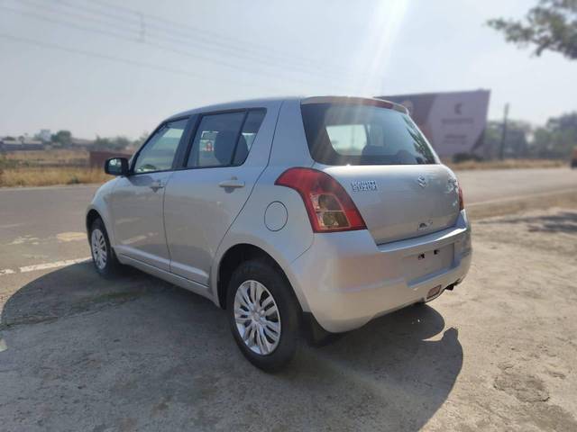 https://images10.gaadi.com/usedcar_image/4298130/original/processed_32dfb2ed52f99c333d4efa7bfbfff3d5.jpg?imwidth=6402