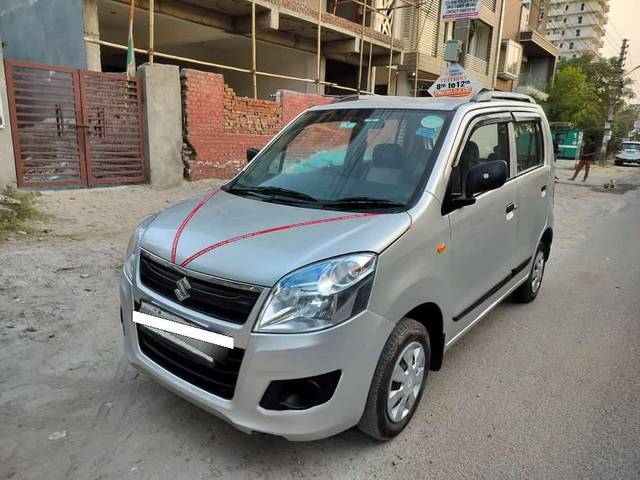 https://images10.gaadi.com/usedcar_image/4298188/original/processed_c0032358212eb373855b684c8a162985.jpg?imwidth=6402