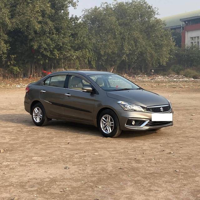 https://images10.gaadi.com/usedcar_image/4298249/original/processed_fc7096f4cd6f9396ff53087f304d5e7e.jpg?imwidth=6400