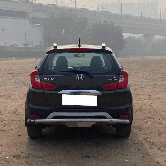 https://images10.gaadi.com/usedcar_image/4298253/original/processed_ea3c741f827d19552b58c07aa7e2c51e.jpg?imwidth=6402