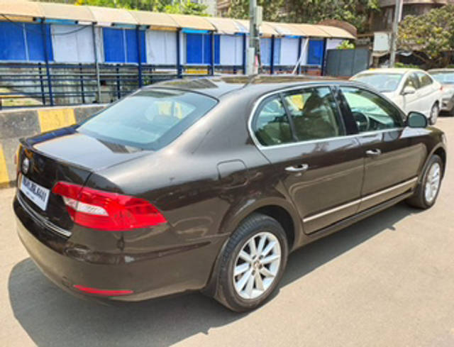 https://images10.gaadi.com/usedcar_image/4298268/original/299dd7de0f509f29e436fa8e576daa45.jpg?imwidth=6402