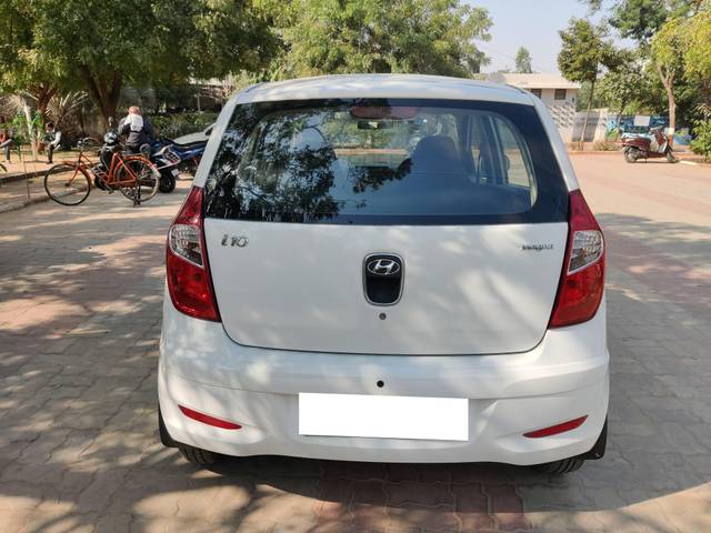 https://images10.gaadi.com/usedcar_image/4298372/original/processed_e8b1b76fcd3ae186597c79dc82186753.jpg?imwidth=6402