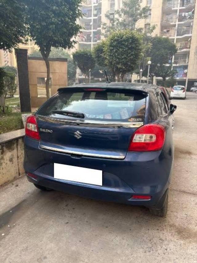 https://images10.gaadi.com/usedcar_image/4298399/original/processed_cf41f60d-23ca-44fb-8415-15fac9524a91.jpg?imwidth=6402