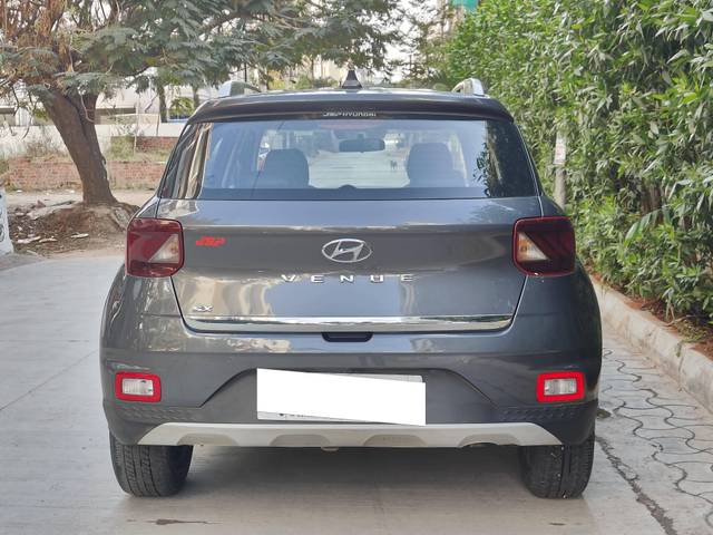 https://images10.gaadi.com/usedcar_image/4298411/original/processed_c6369ecc7c9572215aed70c3758d609c.jpg?imwidth=6402