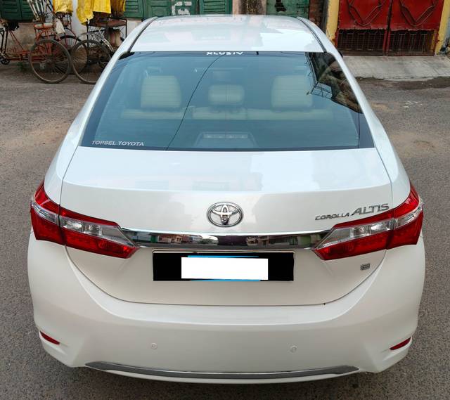 https://images10.gaadi.com/usedcar_image/4298449/original/processed_9ad0eaeeaee533dccaea9266781a97c3.jpg?imwidth=6401