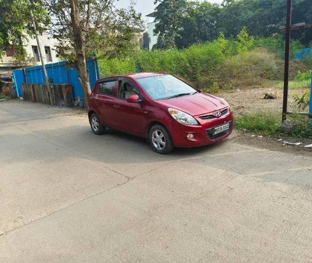 https://images10.gaadi.com/usedcar_image/4298502/original/processed_179d9d25-124d-4260-9ad3-4c9505ee17f5.jpg?imwidth=6402