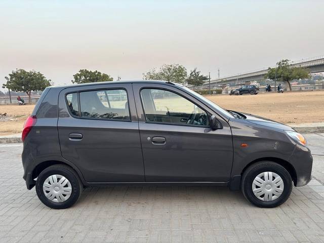 https://images10.gaadi.com/usedcar_image/4298571/original/f5c2106e8a5cd25a4ea86b6fc652bf32.jpg?imwidth=6401