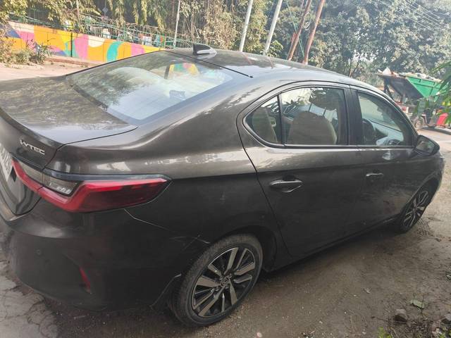 https://images10.gaadi.com/usedcar_image/4298577/original/18daa92d1144a2bce5715e997605e269.jpg?imwidth=6400