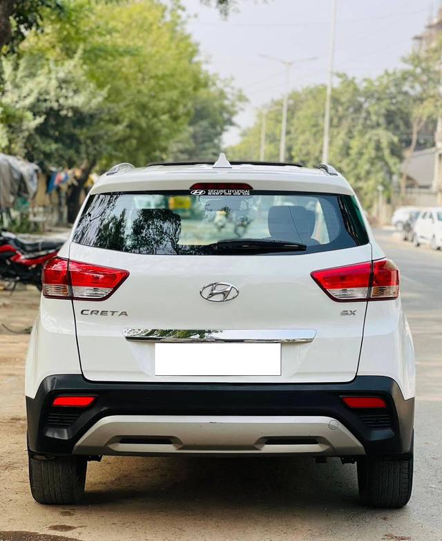 https://images10.gaadi.com/usedcar_image/4298592/original/processed_696ccb3c0b146442e94ce19b33c67dea.jpg?imwidth=6402