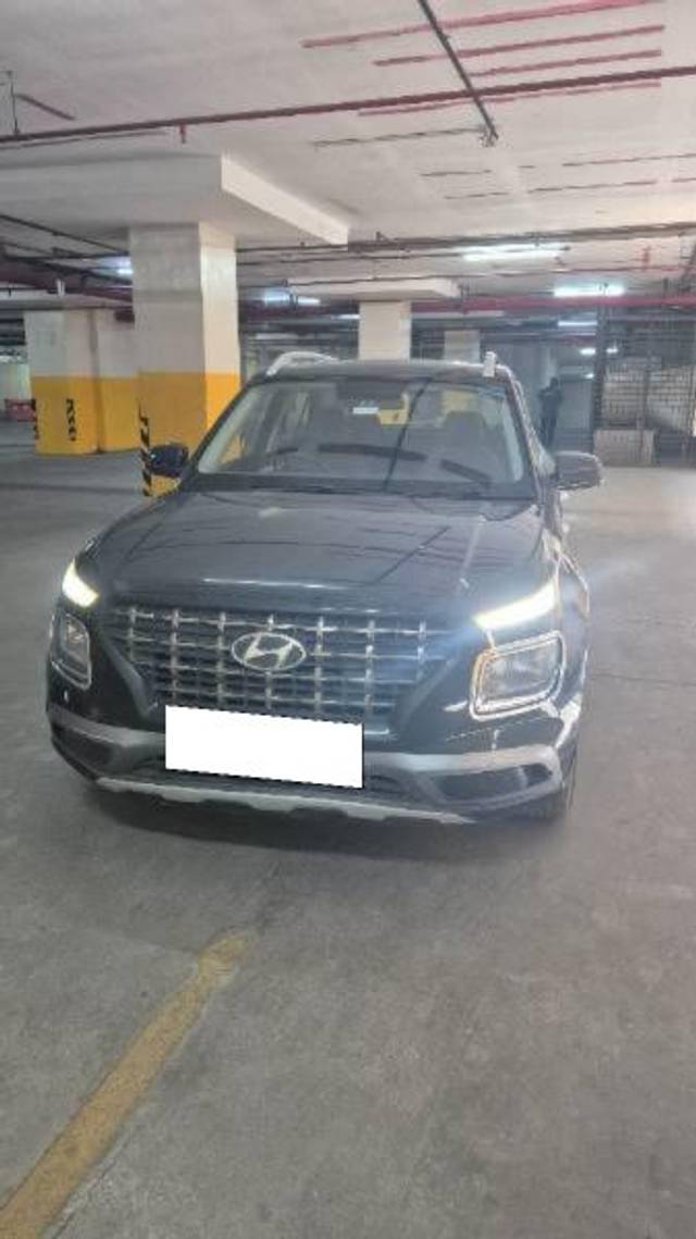 https://images10.gaadi.com/usedcar_image/4298737/original/processed_1d5a08f3-a9fb-4210-bca7-2cd1a0fccff9.jpg?imwidth=6400