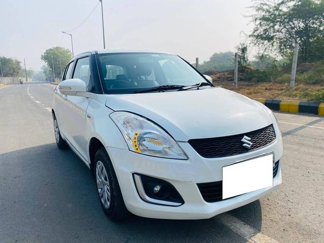 https://images10.gaadi.com/usedcar_image/4298773/original/processed_55c3c3bb8821a022ed14e62fd816b319.jpg?imwidth=6400