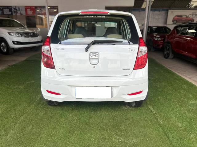 https://images10.gaadi.com/usedcar_image/4298831/original/processed_77b99f80b79f10c26e060da28d808bdc.jpg?imwidth=6402