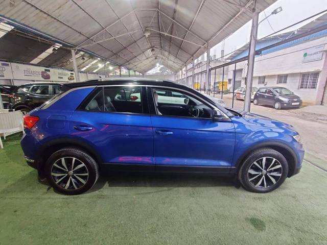 https://images10.gaadi.com/usedcar_image/4298843/original/processed_057f4e36885e2fccaa471a794015f9c6.jpg?imwidth=6401