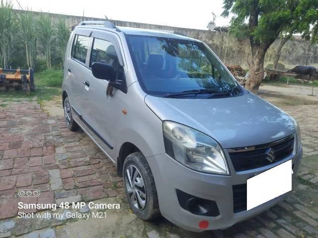 https://images10.gaadi.com/usedcar_image/4298949/original/processed_715d79bf-5925-4e6e-9d43-74aad61abf77.jpg?imwidth=6400