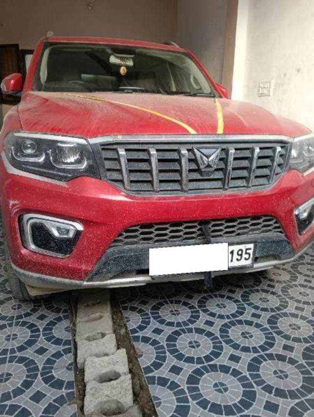 https://images10.gaadi.com/usedcar_image/4298961/original/processed_eed93e20-52dc-43cb-a9ab-d58949fd5ee5.jpg?imwidth=6400