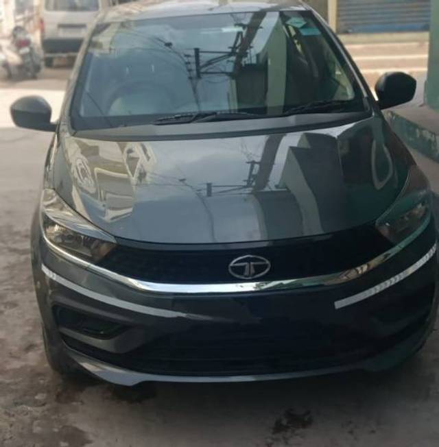 https://images10.gaadi.com/usedcar_image/4299015/original/6455fd69286c07312338ac33af1fe951.jpg?imwidth=6402